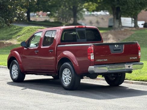 Used 2016 Nissan Frontier SV AWD/4WD image 9