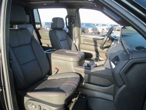 Used 2024 Chevrolet Suburban RST w/ Sport Performance Package image 23