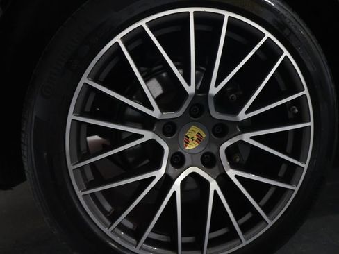 Used 2021 Porsche Cayenne S w/ Premium Package AWD/4WD image 34