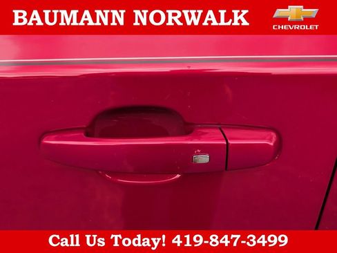 Used 2023 Chevrolet Traverse RS AWD/4WD image 14
