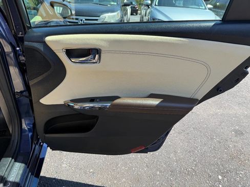 Used 2013 Toyota Avalon Limited FWD image 34