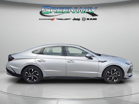 Used 2025 Hyundai Sonata SEL FWD image 5