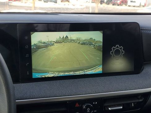 Certified 2025 Nissan Kicks SV image 14