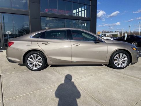 Used 2024 Chevrolet Malibu LT FWD image 8