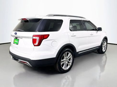 Used 2017 Ford Explorer XLT w/ Equipment Group 202A FWD image 15