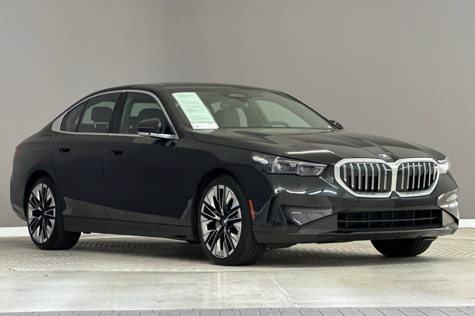 Used 2026 BMW 530i RWD image 6