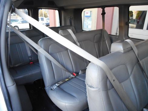 Used 2017 Chevrolet Express 2500 LS image 21