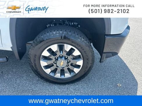 Used 2021 Chevrolet Silverado 2500 Custom w/ Custom Value Package AWD/4WD image 12