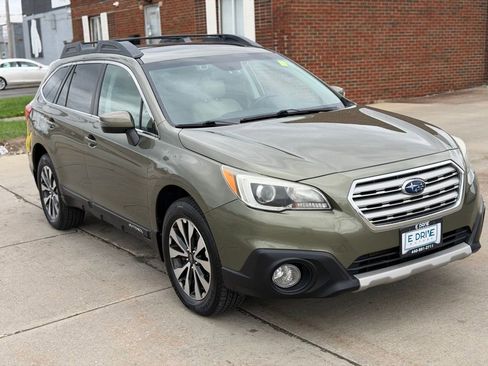 Used 2015 Subaru Outback 3.6R Limited AWD/4WD image 3
