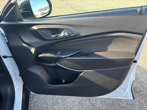 New 2026 Chevrolet Trax RS w/ Sunroof Package image 32