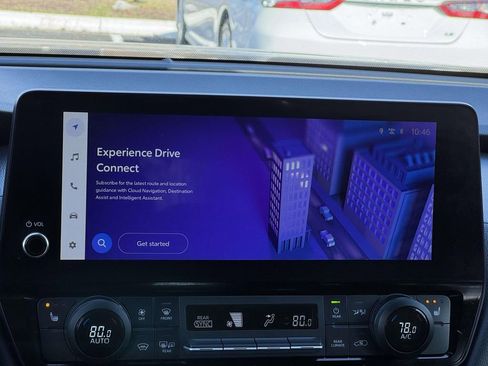 Certified 2025 Toyota Grand Highlander AWD image 3