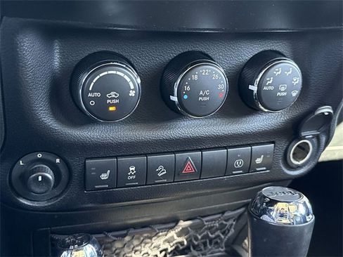 Used 2016 Jeep Wrangler Unlimited Sahara image 20