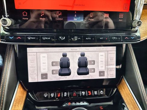 Used 2022 Jeep Grand Wagoneer Series III w/ Rear Seat Video Group 1 AWD/4WD image 17
