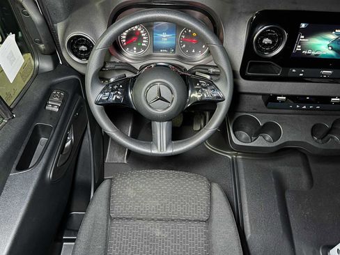 Used 2025 Mercedes-Benz Sprinter 2500 image 35