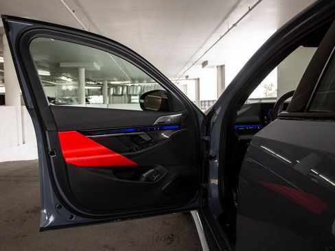 Certified 2025 BMW M5 w/ Carbon Package image 14