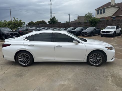 Used 2024 Lexus ES 300h w/ Technology Package image 8