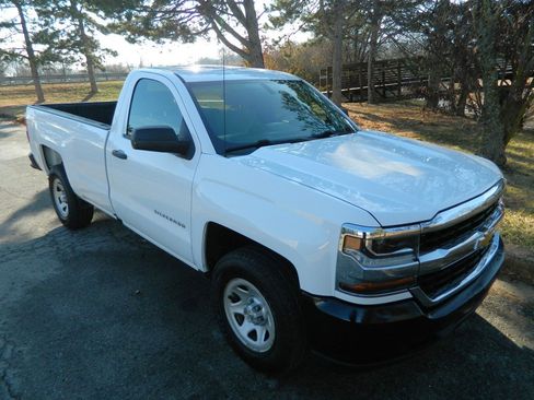 Used 2017 Chevrolet Silverado 1500 W/T image 3