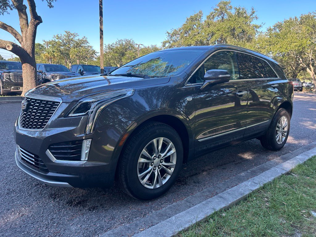 Used 2020 Cadillac XT5 Premium Luxury FWD image 2
