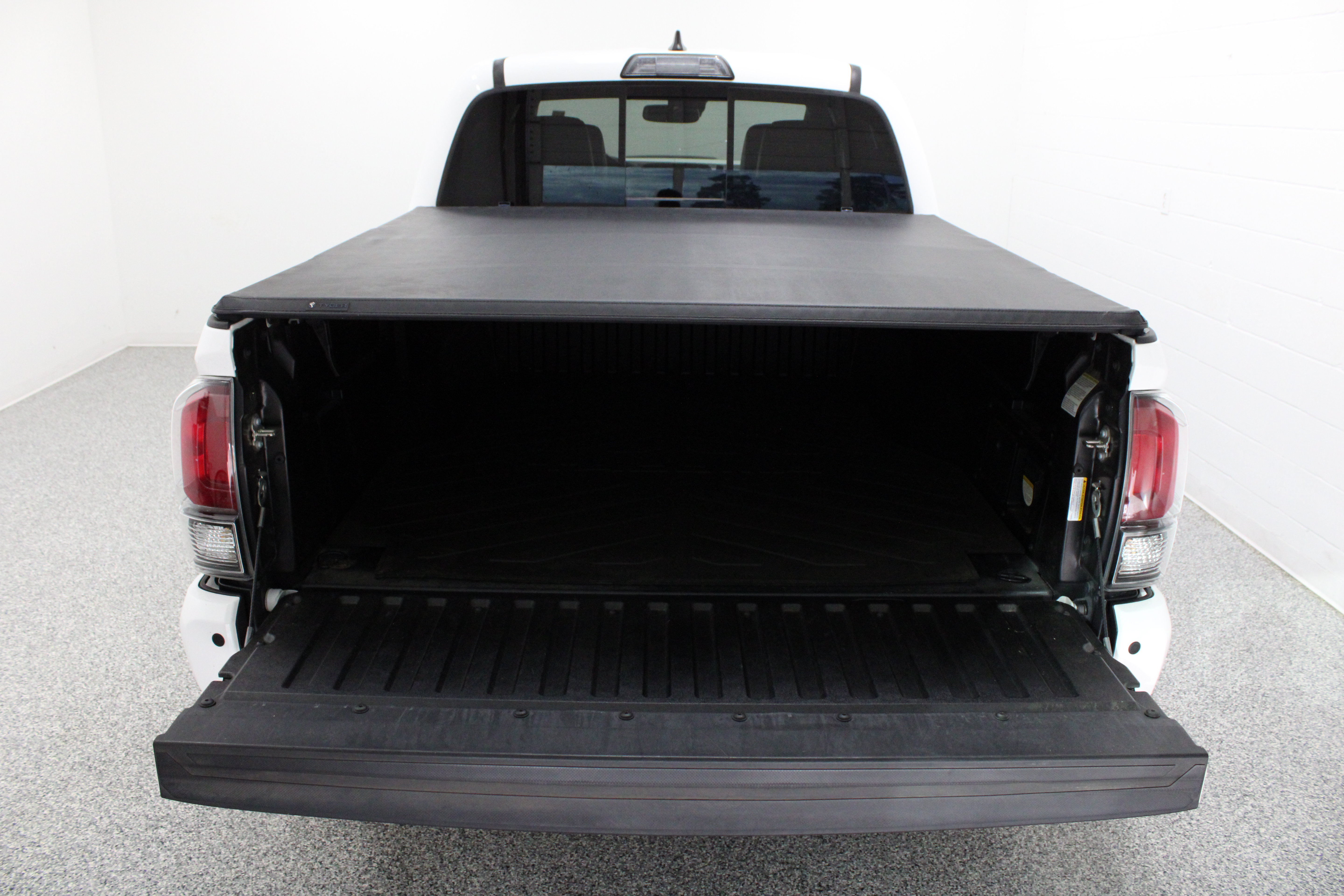 Used 2019 Toyota Tacoma TRD Pro AWD/4WD image 9