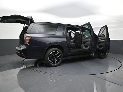 Used 2024 Chevrolet Suburban RST w/ Luxury Package RWD image 29