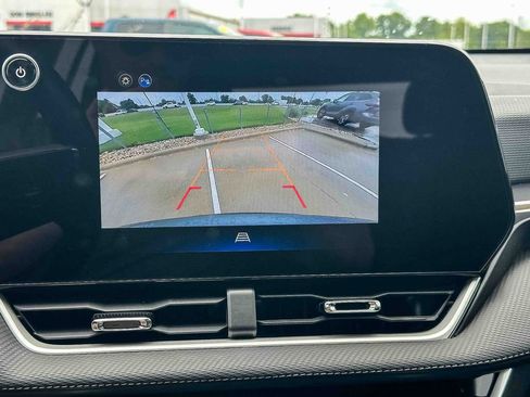 Used 2026 Chevrolet Equinox LT FWD image 30
