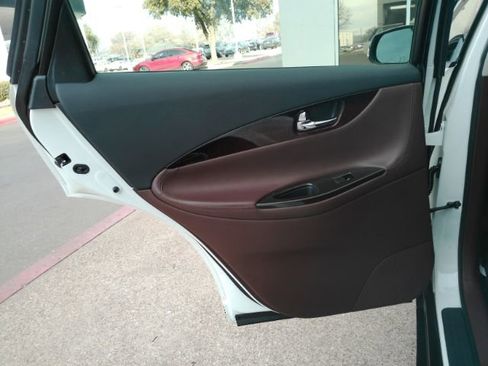 Used 2017 INFINITI QX50 2WD w/ Technology Package image 18