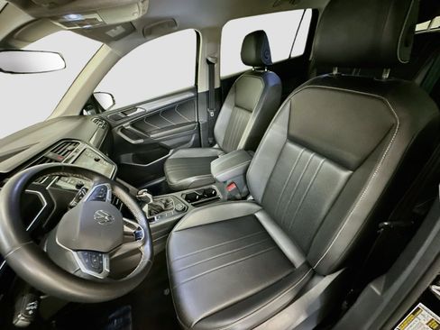Used 2024 Volkswagen Tiguan SE AWD/4WD image 13