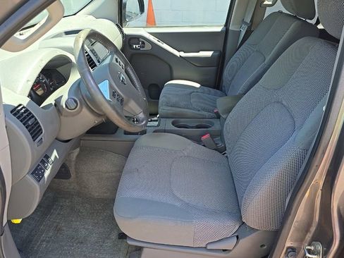 Used 2016 Nissan Frontier SV w/ SV Value Truck Package AWD/4WD image 8