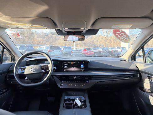 Certified 2025 Nissan Murano SV w/ Cargo Package image 12