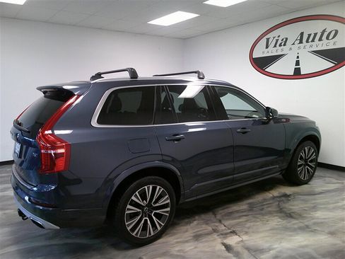 Used 2020 Volvo XC90 T6 Momentum w/ Protection Package Premier image 8