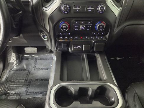 Used 2019 Chevrolet Silverado 1500 LTZ w/ LTZ Premium Package AWD/4WD image 16