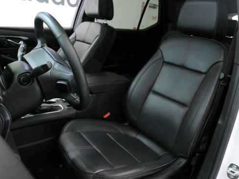 Used 2023 Chevrolet Traverse RS image 23