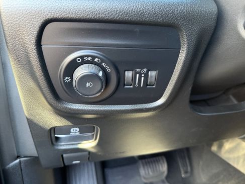 Used 2023 Jeep Grand Cherokee L Overland image 21