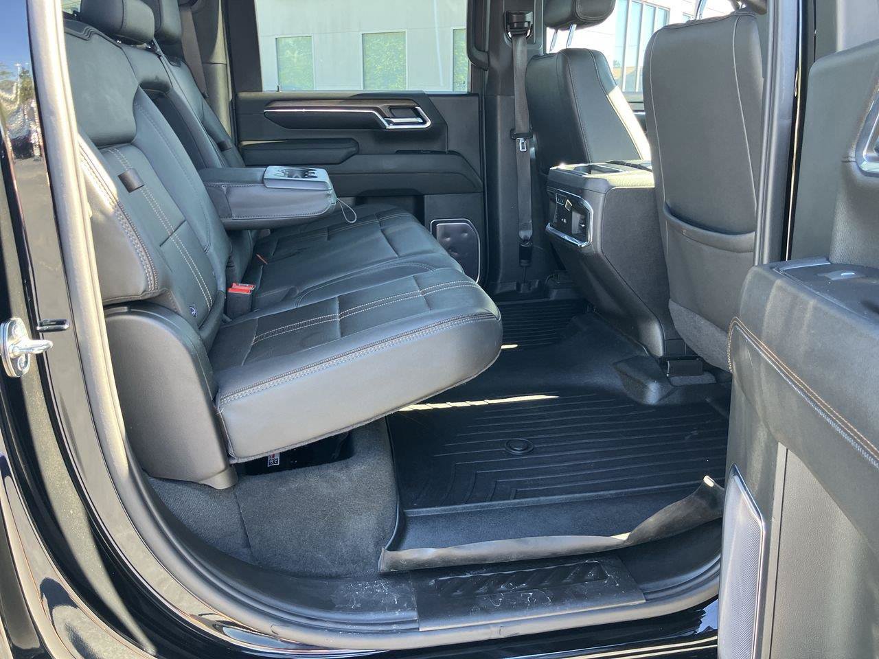 Used 2024 Chevrolet Silverado 3500 High Country w/ High Country Premium Package AWD/4WD image 34