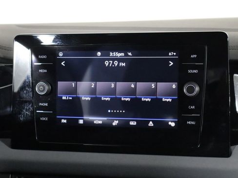 Used 2025 Volkswagen Jetta SE FWD image 28