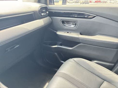 Used 2025 Honda Pilot EX-L image 31