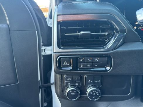 Used 2025 GMC Yukon Denali image 12