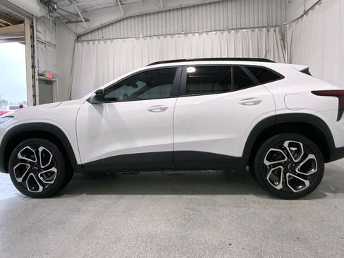 Used 2024 Chevrolet Trax RS w/ Driver Confidence Package FWD image 26