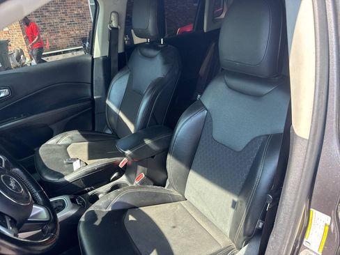 Used 2020 Jeep Compass Latitude FWD image 15