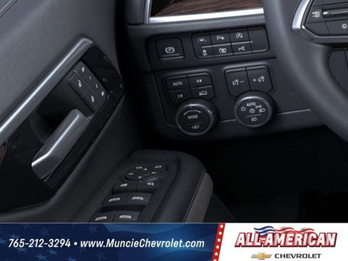 New 2025 Chevrolet Suburban Premier image 22