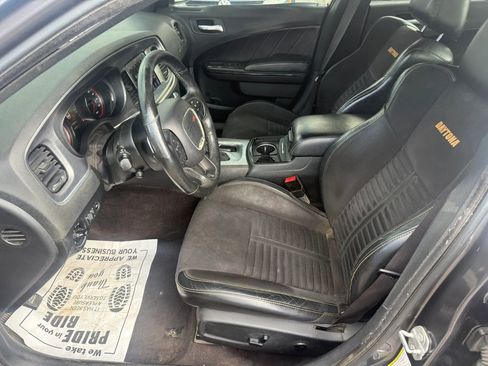 Used 2017 Dodge Charger R/T RWD image 11