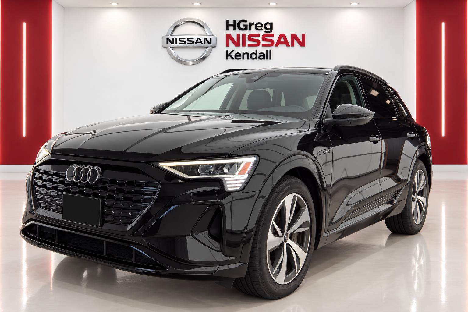 Used 2024 Audi Q8 e-tron Premium AWD/4WD image 3