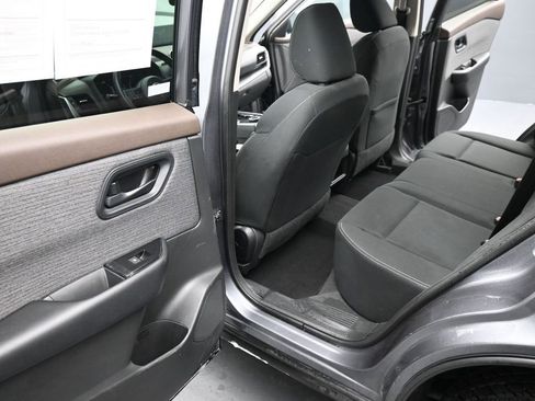 Used 2023 Nissan Rogue S image 22