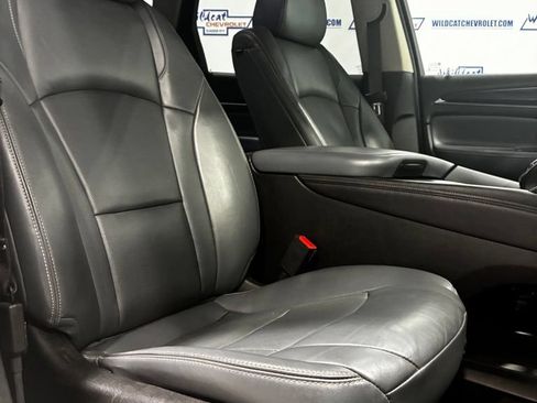 Used 2019 Buick Enclave Essence FWD image 38