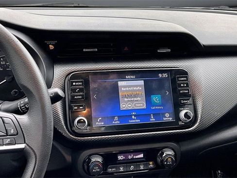 Used 2021 Nissan Kicks SV image 9