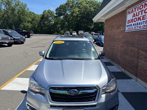 Used 2018 Subaru Forester 2.5i Premium AWD/4WD image 6