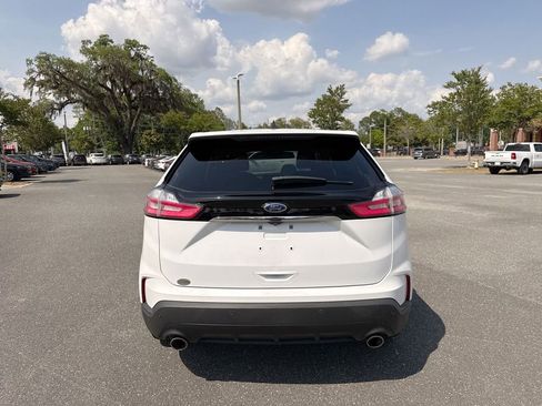 Used 2020 Ford Edge SE image 4