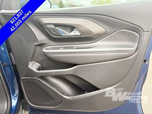 Used 2023 GMC Terrain SLE w/ Driver Convenience Package FWD image 26