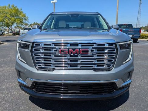 Used 2025 GMC Acadia Denali image 9