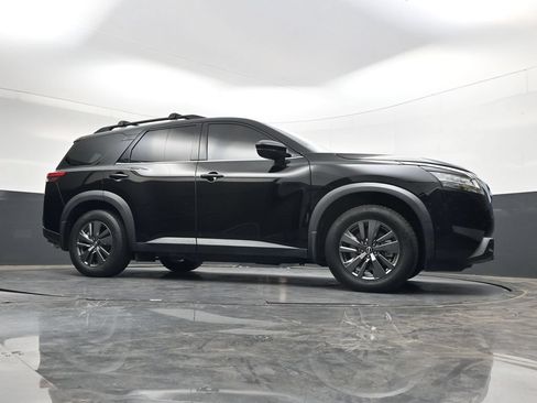 Used 2022 Nissan Pathfinder SV w/ SV Premium Package FWD image 45